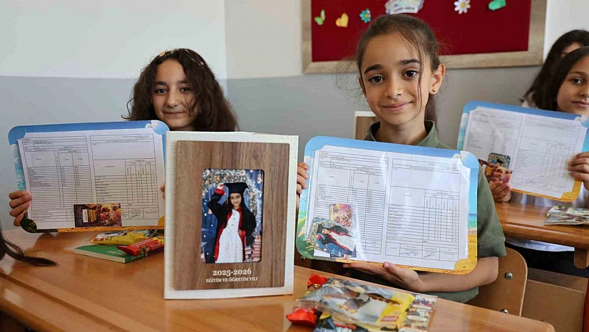Elazığ'da Karne Günü: 119 Bin Öğrencinin Tatil Sevinci