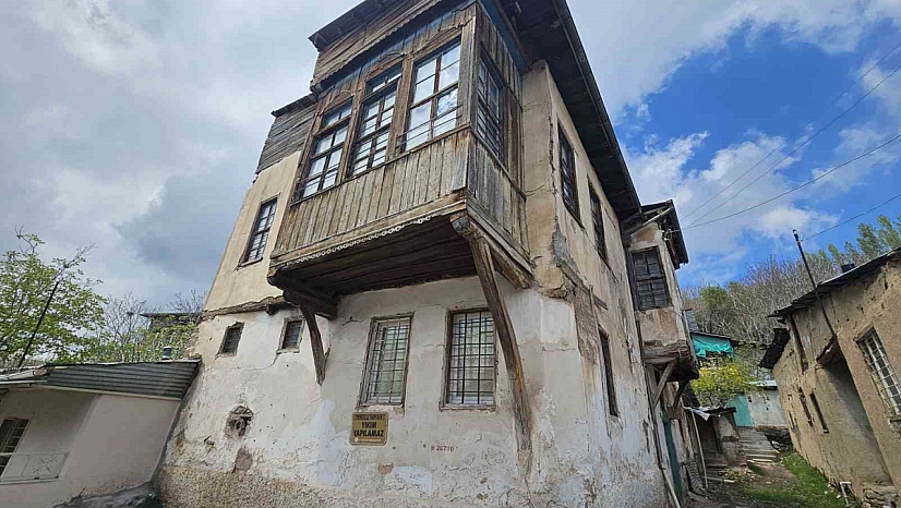 Elazığ'da Asırlık Konak Zamana Meydan Okuyor