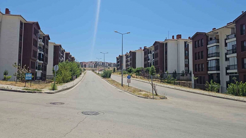 Kavurucu Sıcaklar Elazığ'da Hayatı Yavaşlattı