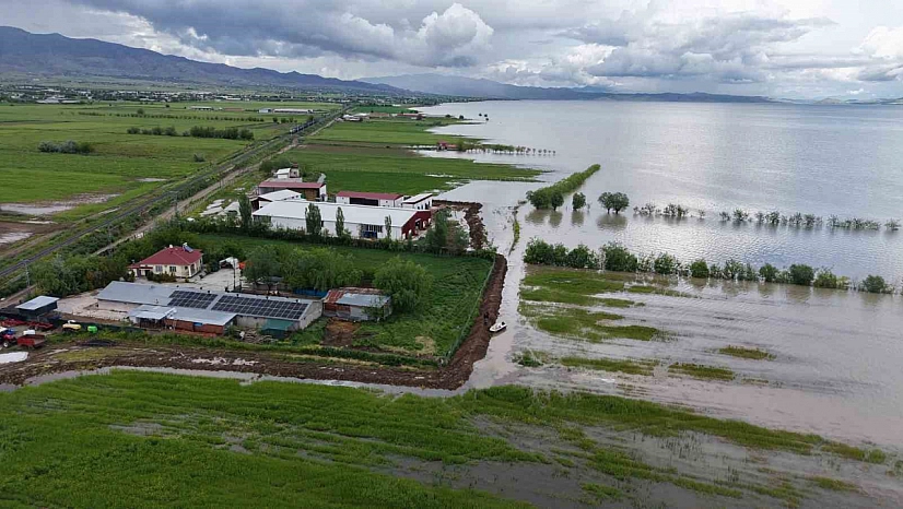 Elazığ'da Üreticiler Taşkın Riskine Karşı Nöbette