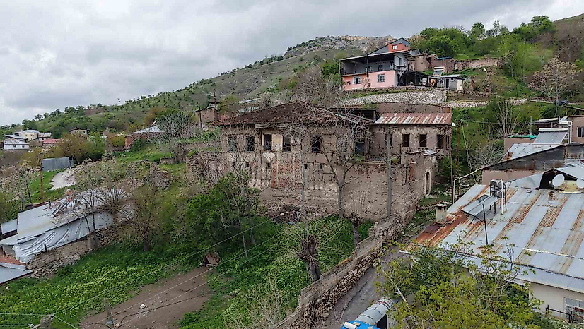 Elazığ'da Tarihi Nihat Bey Konağı Baharla Canlandı