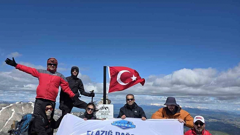 19 Mayıs İçin Elazığ'ın Zirvesine Tırmandılar
