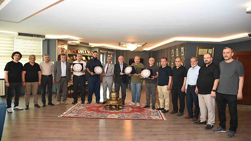 Elazığ Ticaret Borsası'nda Meclis Üyelerine Teşekkür Plaketi
