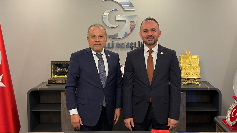 YRP Genel Başkanı Erbakan'dan MKYK Üyesi Gül'e Plaket