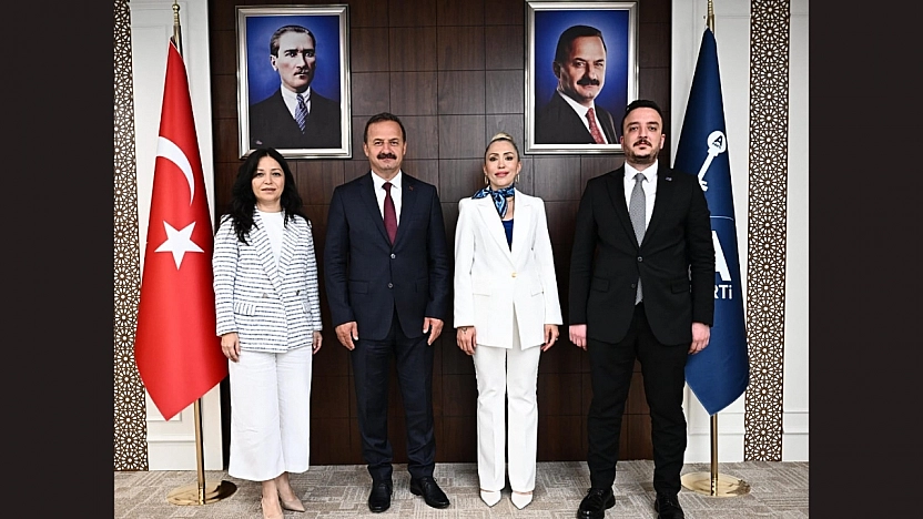 Anahtar Parti Elazığ Kadın Kolları Yeni Başkanı Burcu Güngör Oldu