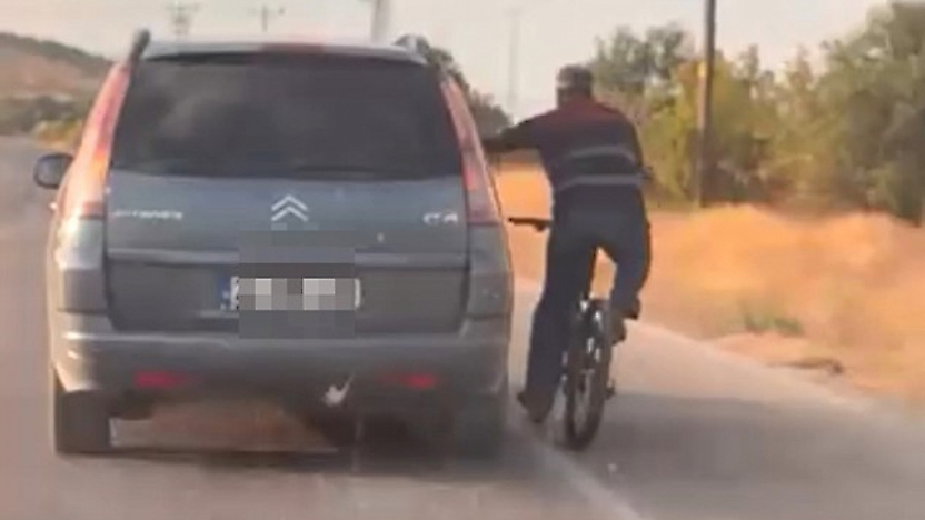 Bisikletli Sürücü Trafiği Tehlikeye Attı