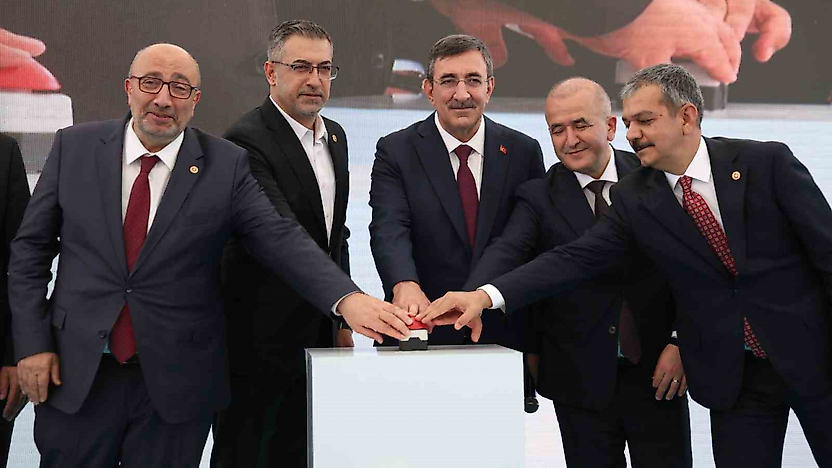 Cumhurbaşkanı Yardımcısı Yılmaz: 'Sağlıkta Erişimin En Güçlü Olduğu Ülkelerden Biriyiz'