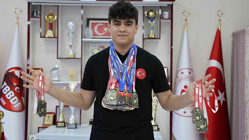 Dünya Ve Türkiye Dart Şampiyonu Bedirhan Nas'tan Büyük Başarı