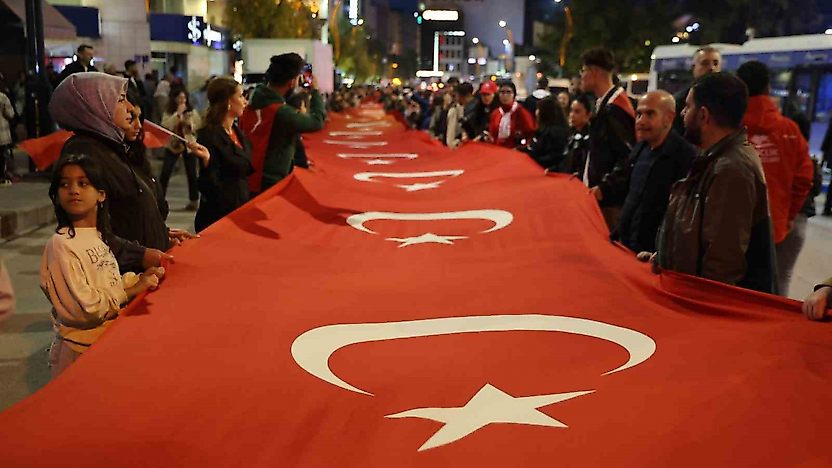 Elazığ'da Cumhuriyet Coşkusu: Fener Alayı Yürüyüşü Düzenlendi