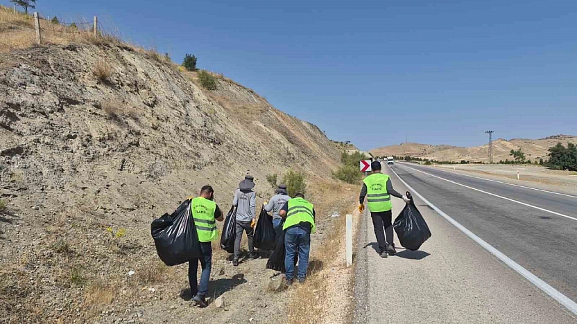Elazığ'da 4 Ton Çöp Toplandı