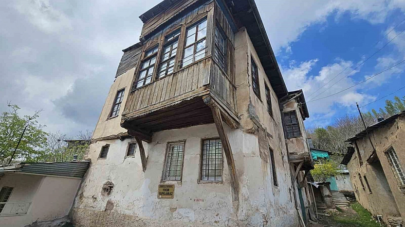 Elazığ'da Asırlık Konak Zamana Meydan Okuyor