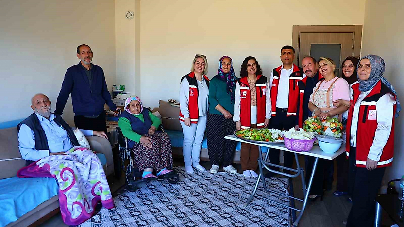 'İyilik Var' Projesiyle Özbay Çiftine Kışlık Desteği