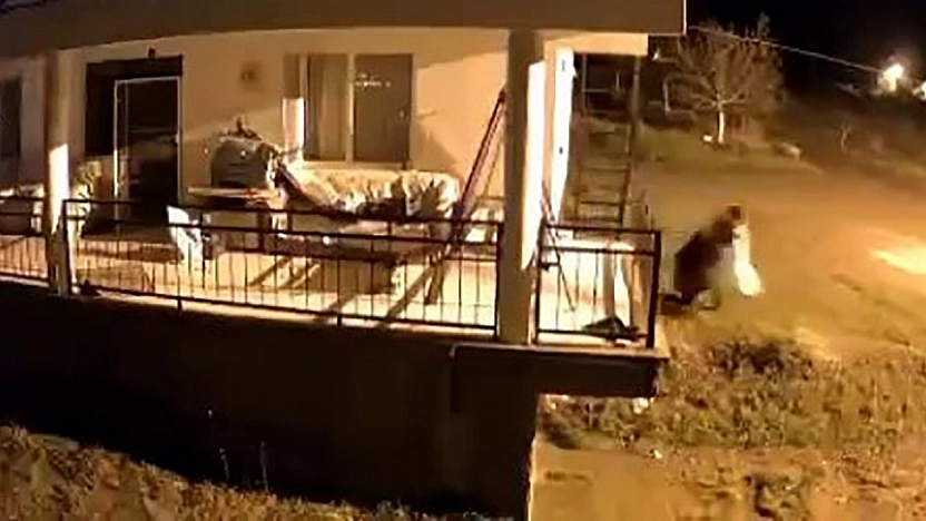 Elazığ'da Hırsızlık Şüphelisi Çaldığı Eşyaları Çarşafa Sararak Taşıdı