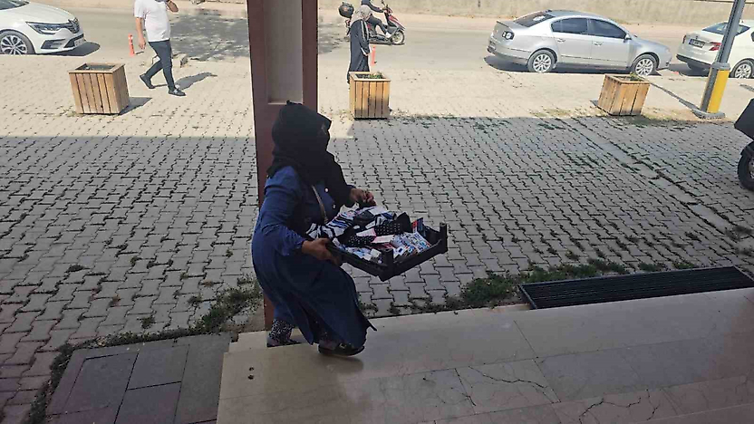 Elazığ'da Dilenci Operasyonunda İlginç Anlar: Seyyar Satıcı Kılığına Girdi
