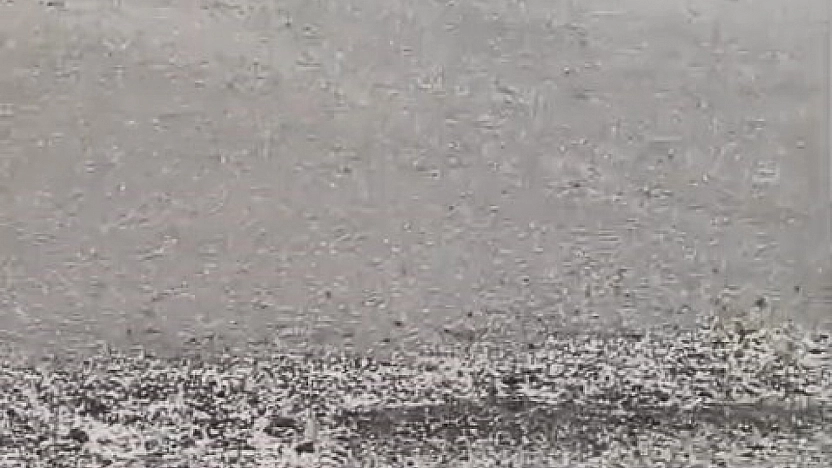 Elazığ'da Aniden Bastıran Dolu Hayatı Olumsuz Etkiledi