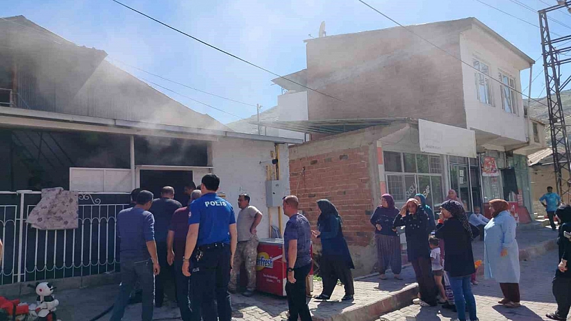 Elazığ'da Bir Evde Yangın Çıktı