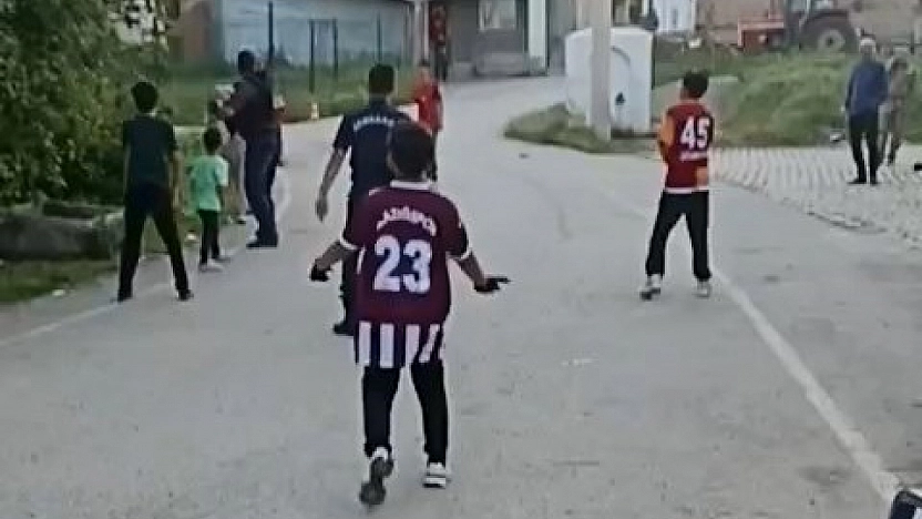 Elazığ'da Jandarma Ve Çocuklardan Dostluk Maçı