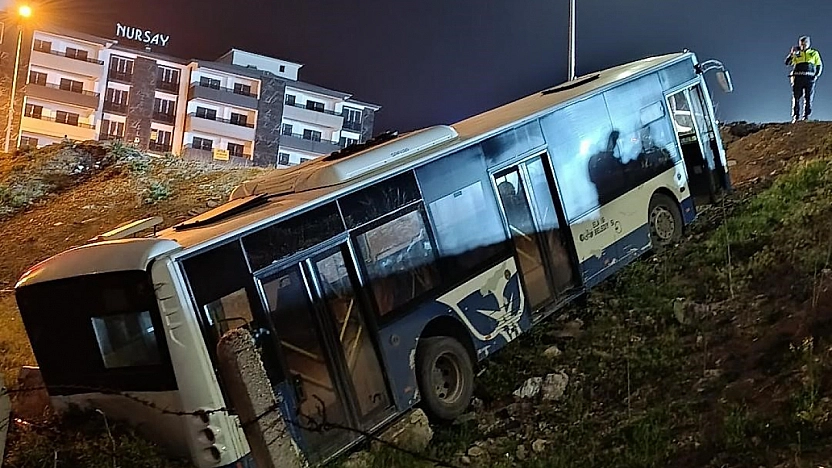 Kontrolden Çıkan Halk Otobüsü Şarampole Devrildi