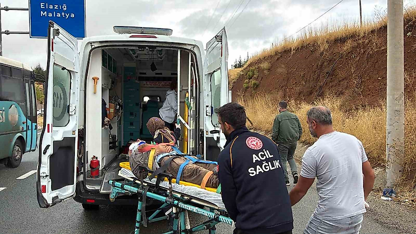 Elazığ'da Kamyon Yayaya Çarptı: 1 Yaralı