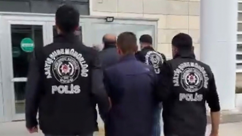 Elazığ'da Kendilerini Polis Olarak Tanıttılar: 1,5 Milyon Liralık Vurguna 3 Tutuklama