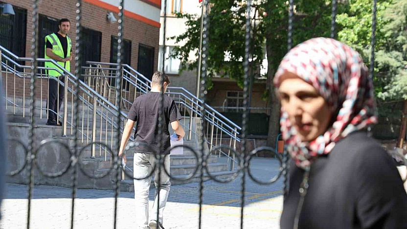 Elazığ'da LGS Heyecanı: Binlerce Öğrenci Sınavda Ter Döktü