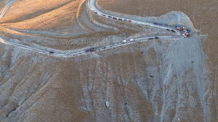 Elazığ'da Feci Kazanın Ardından Kurtarma Çalışmaları Dronla Görüntülendi