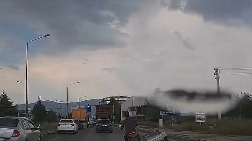 Elazığ'da Trafiği Hiçe Sayan Motosiklet Sürücüsü Dikkat Çekti
