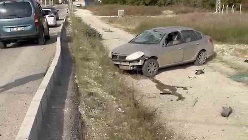 Elazığ'da Otomobil Araziye Uçtu: 1 Yaralı