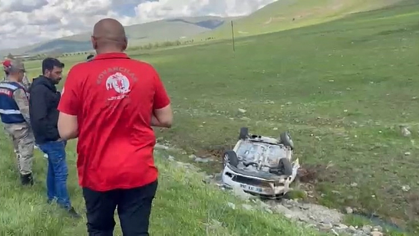 Elazığ'da Şarampole Devrilen Araçta 3 Kişi Yaralandı
