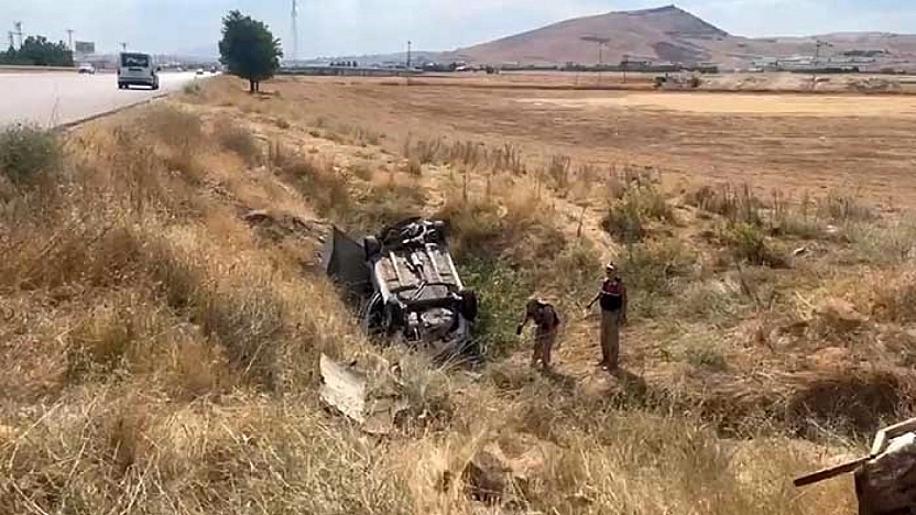 Elazığ'da Otomobil Şarampole Yuvarlandı: 1 Yaralı
