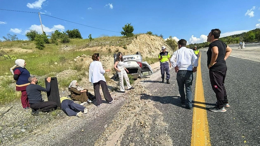 Elazığ'da Takla Atan Otomobilde 3 Kişi Yaralandı