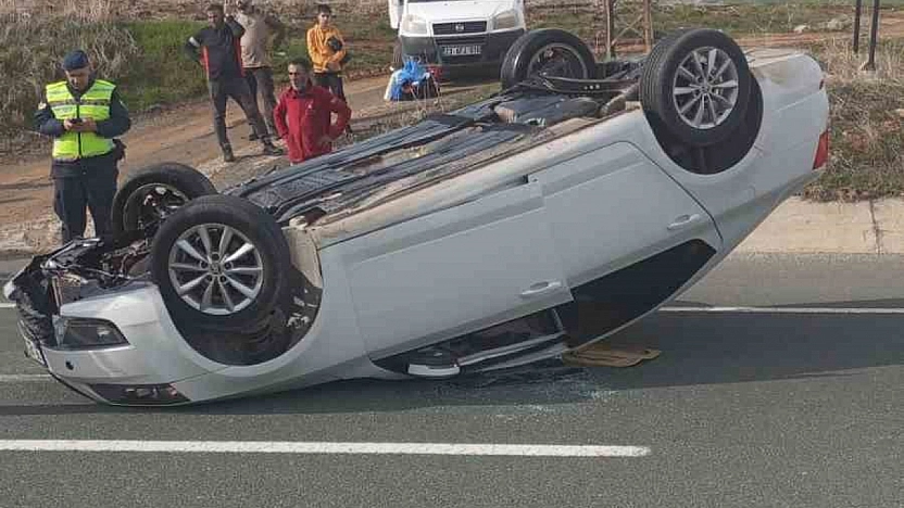 Elazığ'da Kaza: Otomobil Ters Döndü, 2 Yaralı