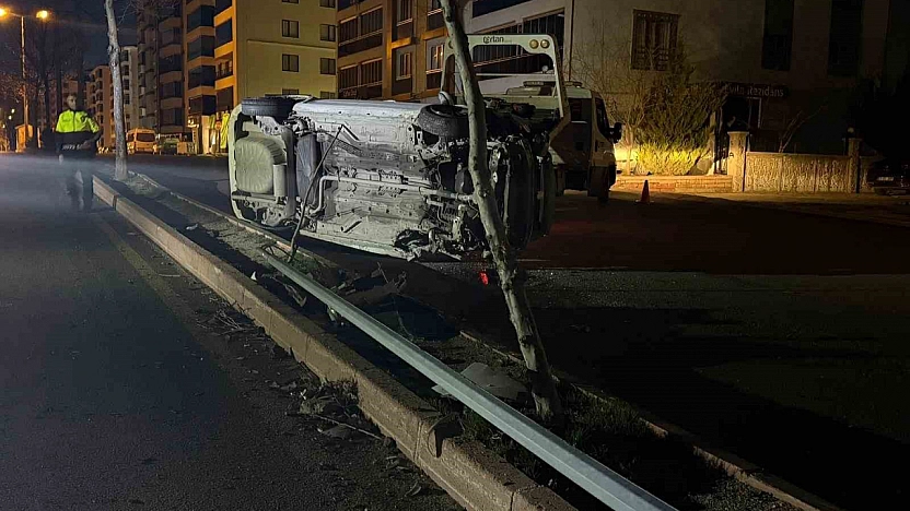Elazığ'da Kaza: Araç Yan Yattı, 1 Yaralı