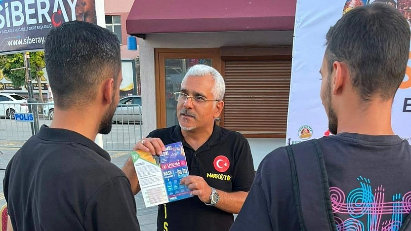 Elazığ'da Polis Ekiplerinden Vatandaşlara Bilgilendirme