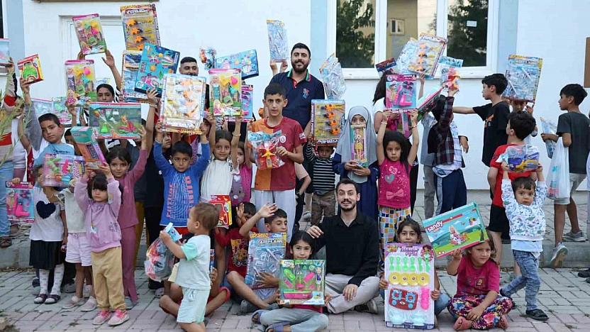 Rojin Kabaiş Anısına Elazığ'da Çocuklara Oyuncak Dağıtıldı