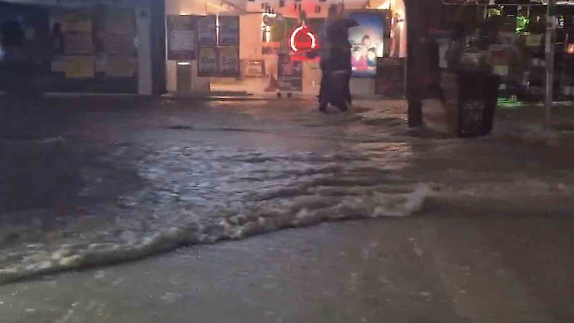 Elazığ'da Sağanak Hayatı Olumsuz Etkiledi