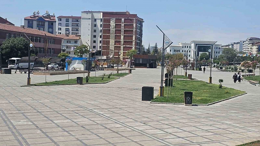 Elazığ'da Sıcaktan Sokaklar Sessizliğe Büründü