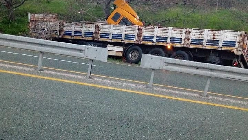 Elazığ'da Tır Kazası: 1 Yaralı