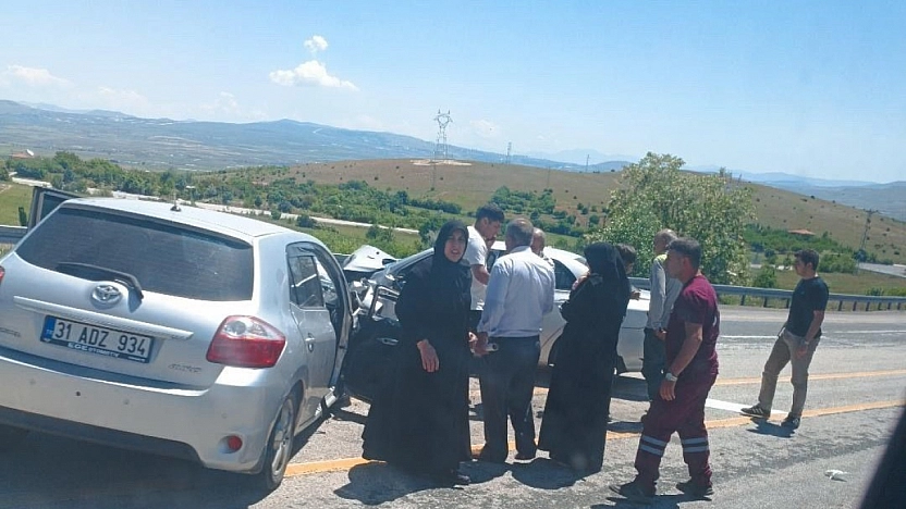 Elazığ'da Meydana Gelen Kazada 4 Kişi Yaralandı