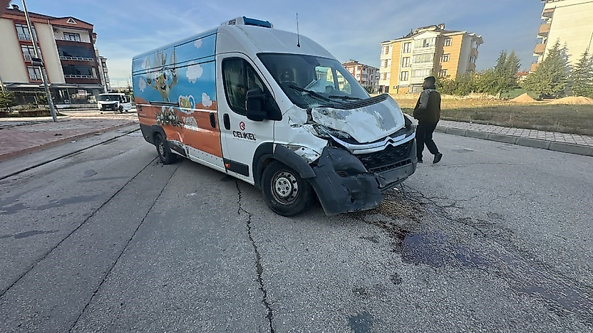 Elazığ'da Trafik Kazası: 4 Kişi Yaralandı