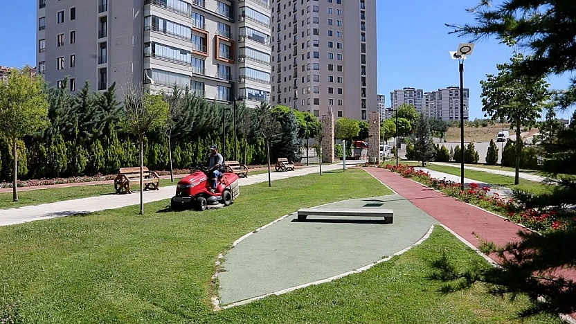Elazığ'da Yeşil Alanlarda Bakım ve Düzenleme Mesaisi