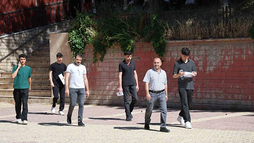Elazığ'da YKS Heyecanı: 37 Binden Fazla Aday Ter Döktü