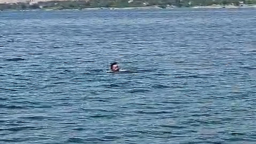 Elazığ'dan Malatya'ya Yüzerek Geçti: Görenleri Şaşırttı
