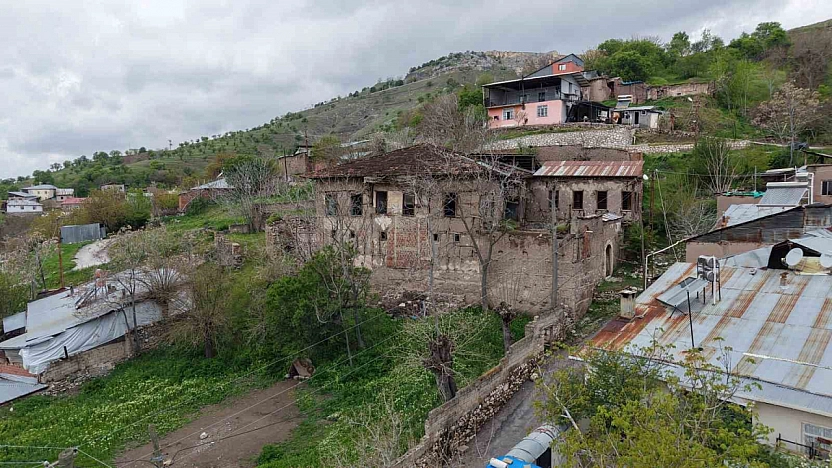 Elazığ'da Tarihi Nihat Bey Konağı Baharla Canlandı