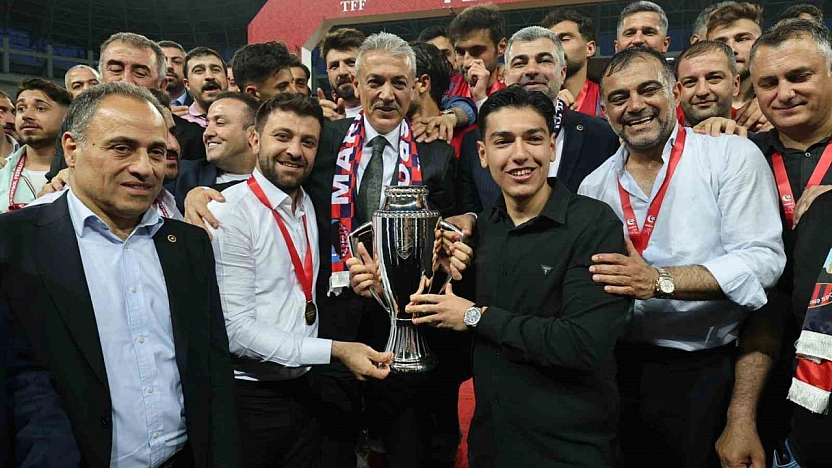 Vali Akkoyun'a 'Babalar Sözünü Tutar' Jesti