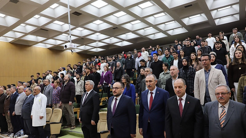 Fırat Üniversitesi'nde 'Malazgirt'i Yeniden Keşfetmek' Konferansı Gerçekleştirildi