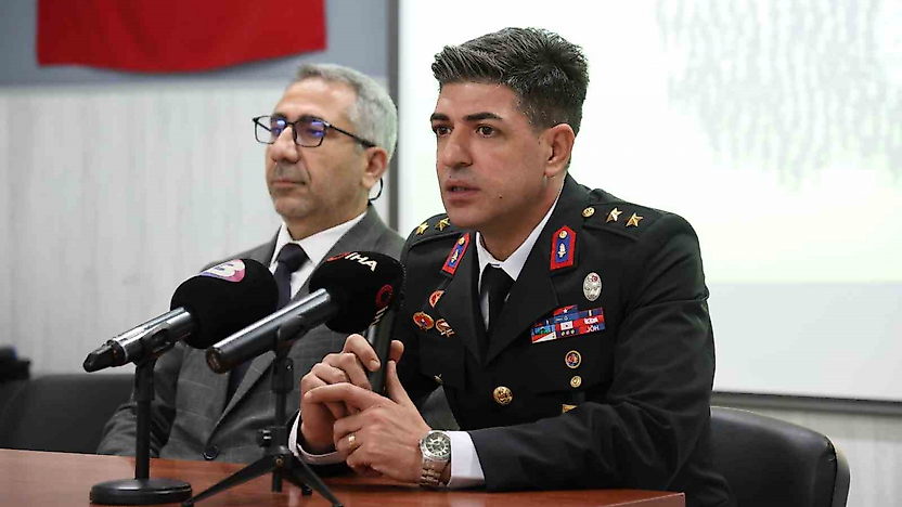 Kahramanlık Buluşmasında Duygulandıran An: Gaziden Şehit Babasına Büyük Saygı