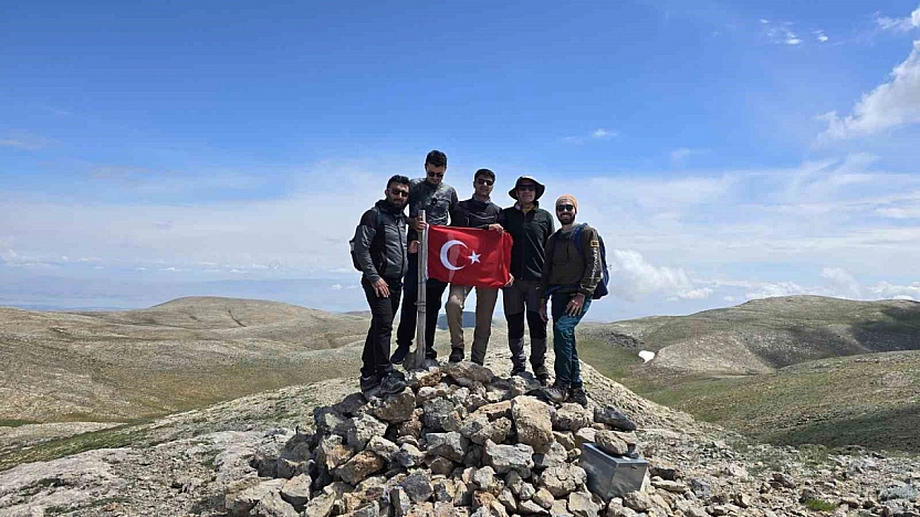 İki Şehrin Zirve Buluşmasında Anlamlı Bayrak Töreni