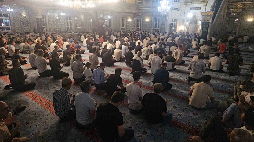 Mevlid Kandili'nde Camilerde Manevi Atmosfer: Cemaat Akın Etti