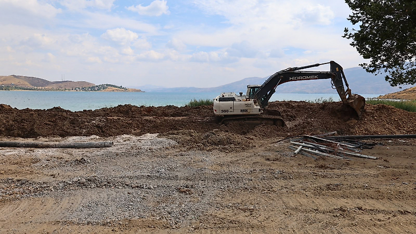 Milletvekili Keleş: 'Sivrice'de Altyapıyı Güçlendiriyor, Hazar Gölü'nü Koruyoruz'